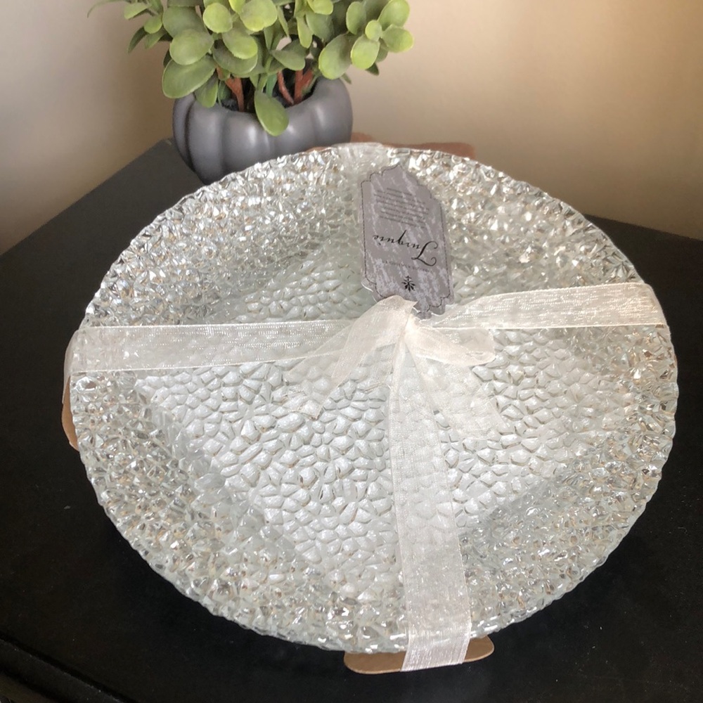 ELEGANT set of Glass Salad Luncheon Plates
